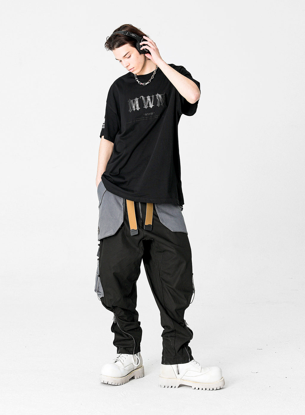 TROUSERS WITH MWM POCKETS