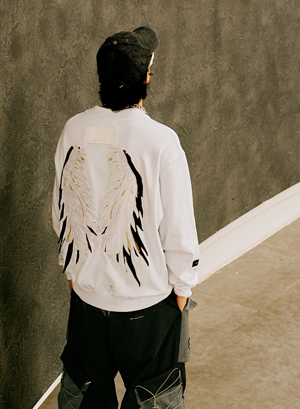 MWM EMBROIDERED WINGS SWEATSHIRT