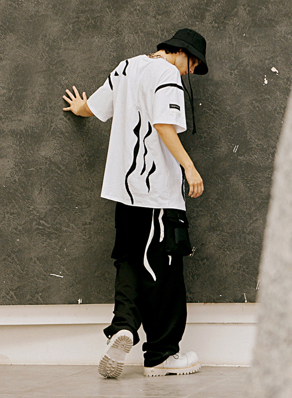 MWM SLIT T-SHIRT
