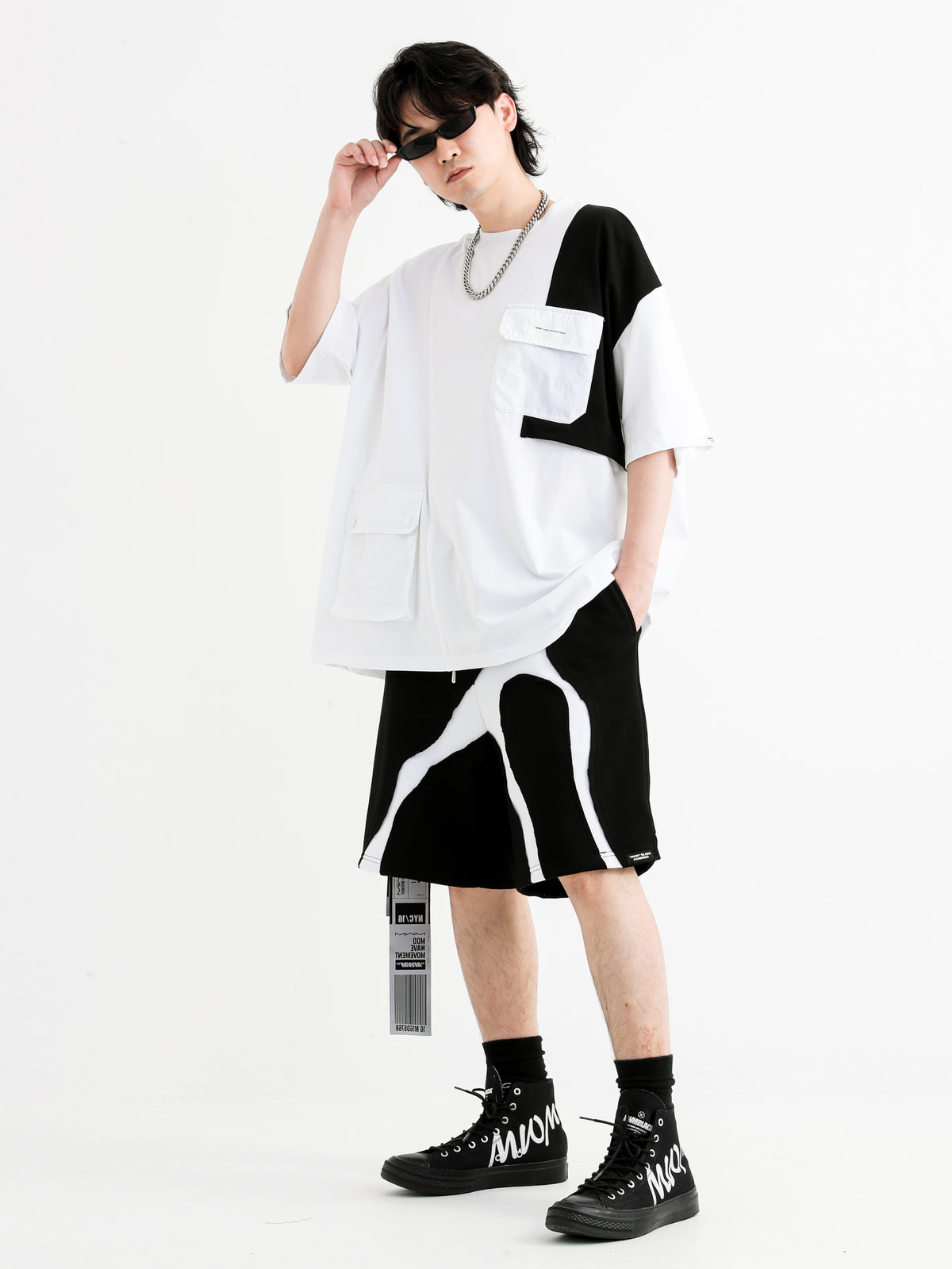 BERMUDA BLANCO Y NEGRO