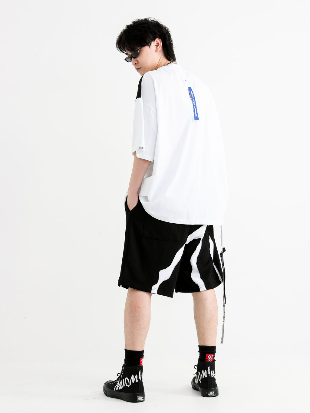 BLACK AND WHITE BERMUDA SHORTS